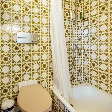 מלון Hotel-restaurant Bellevue 3*