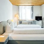 فندق Hotel-restaurant Bellevue 3*